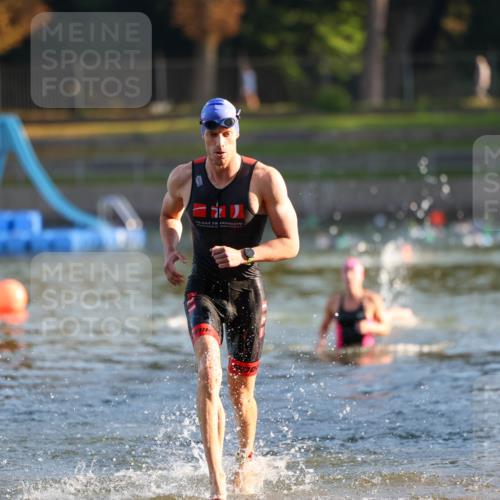 08.09.2024 - Stadtparktriathlon Michael Strokosch http://msf.ph/oto/7017715 08.09.2024 08:57:21 Schwimmen 99, 114, 122 meine-sportfotos.de