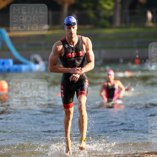 08.09.2024 - Stadtparktriathlon Michael Strokosch http://msf.ph/oto/7017721 08.09.2024 08:57:21 Schwimmen 99, 114, 122 meine-sportfotos.de