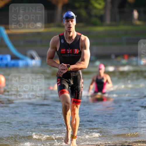 08.09.2024 - Stadtparktriathlon Michael Strokosch http://msf.ph/oto/7017727 08.09.2024 08:57:22 Schwimmen 99, 114, 122 meine-sportfotos.de