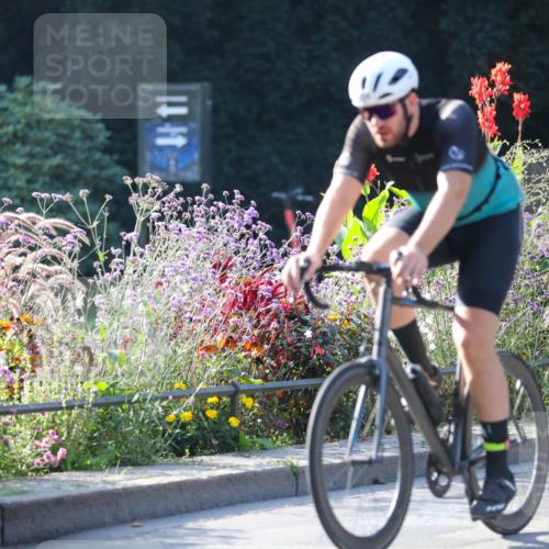 08.09.2024 - Stadtparktriathlon Zöllner http://msf.ph/oto/7017737 08.09.2024 09:58:51 Radfahren 241, 257, 258 meine-sportfotos.de