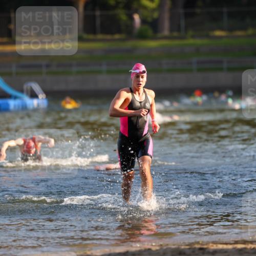 08.09.2024 - Stadtparktriathlon Michael Strokosch http://msf.ph/oto/7017807 08.09.2024 08:57:28 Schwimmen 99, 106, 126 meine-sportfotos.de