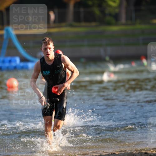 08.09.2024 - Stadtparktriathlon Michael Strokosch http://msf.ph/oto/7017897 08.09.2024 08:57:36 Schwimmen 106, 126 meine-sportfotos.de