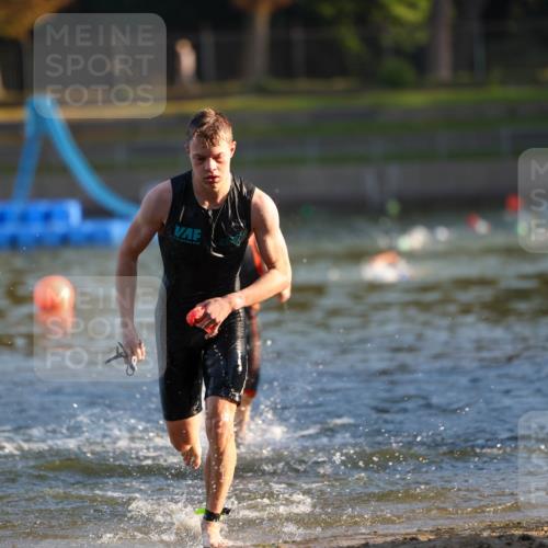 08.09.2024 - Stadtparktriathlon Michael Strokosch http://msf.ph/oto/7017909 08.09.2024 08:57:36 Schwimmen 106, 126 meine-sportfotos.de