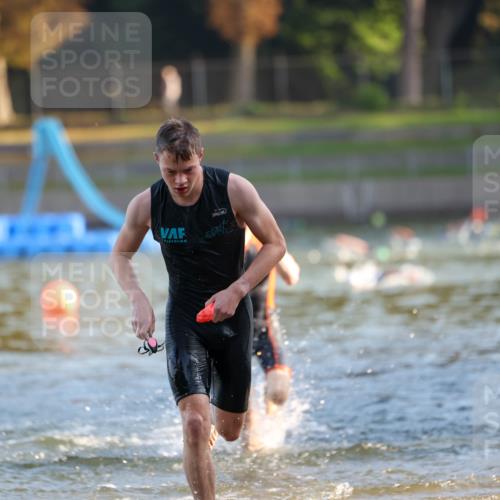 08.09.2024 - Stadtparktriathlon Michael Strokosch http://msf.ph/oto/7017918 08.09.2024 08:57:36 Schwimmen 106, 126 meine-sportfotos.de