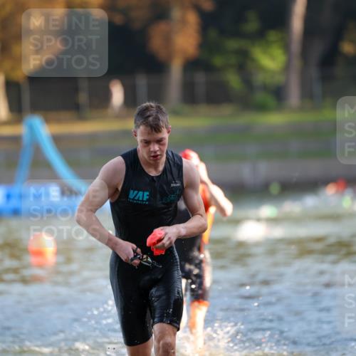 08.09.2024 - Stadtparktriathlon Michael Strokosch http://msf.ph/oto/7017927 08.09.2024 08:57:37 Schwimmen 106, 126 meine-sportfotos.de