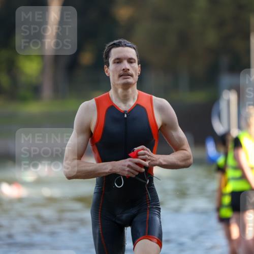 08.09.2024 - Stadtparktriathlon Michael Strokosch http://msf.ph/oto/7017995 08.09.2024 08:57:40 Schwimmen 106 meine-sportfotos.de