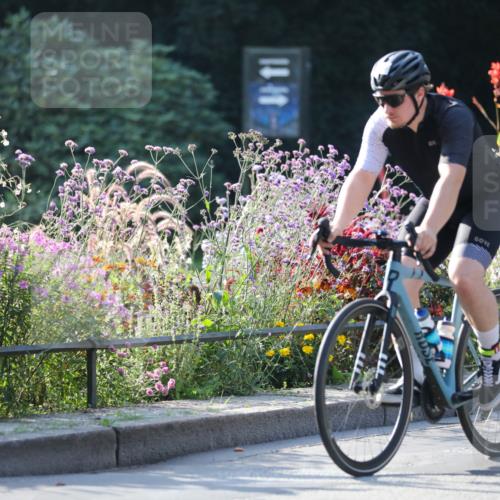 08.09.2024 - Stadtparktriathlon Zöllner http://msf.ph/oto/7017996 08.09.2024 09:59:59 Radfahren 215, 222, 230, 259, 262 meine-sportfotos.de