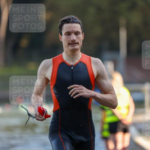 08.09.2024 - Stadtparktriathlon Michael Strokosch http://msf.ph/oto/7018014 08.09.2024 08:57:40 Schwimmen 106 meine-sportfotos.de