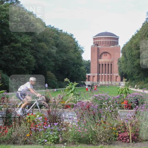08.09.2024 - Stadtparktriathlon Zöllner http://msf.ph/oto/7018062 08.09.2024 12:00:05 Radfahren 687, 795 meine-sportfotos.de
