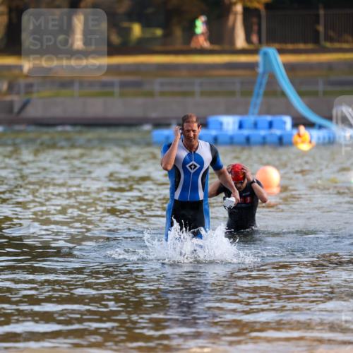 08.09.2024 - Stadtparktriathlon Michael Strokosch http://msf.ph/oto/7018077 08.09.2024 08:58:06 Schwimmen 102, 158 meine-sportfotos.de