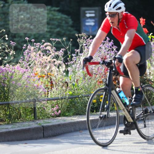 08.09.2024 - Stadtparktriathlon Zöllner http://msf.ph/oto/7018083 08.09.2024 10:00:08 Radfahren 222, 230 meine-sportfotos.de