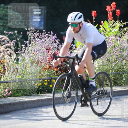 08.09.2024 - Stadtparktriathlon Zöllner http://msf.ph/oto/7018098 08.09.2024 10:00:28 Radfahren 216 meine-sportfotos.de