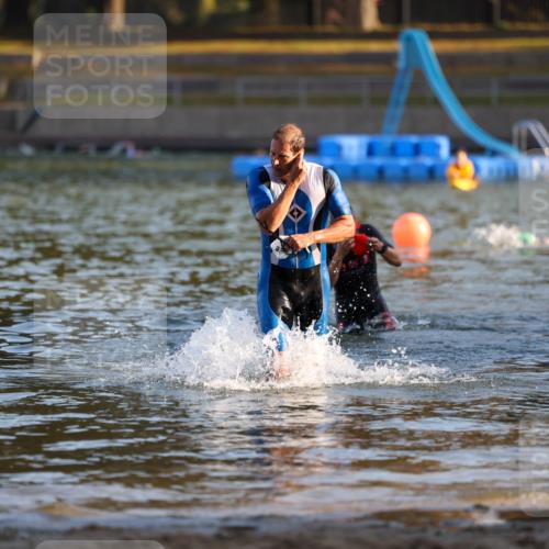 08.09.2024 - Stadtparktriathlon Michael Strokosch http://msf.ph/oto/7018101 08.09.2024 08:58:07 Schwimmen 102, 158 meine-sportfotos.de
