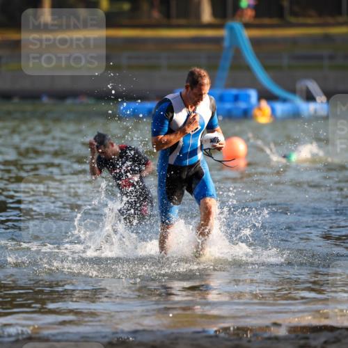 08.09.2024 - Stadtparktriathlon Michael Strokosch http://msf.ph/oto/7018124 08.09.2024 08:58:08 Schwimmen 102, 158 meine-sportfotos.de