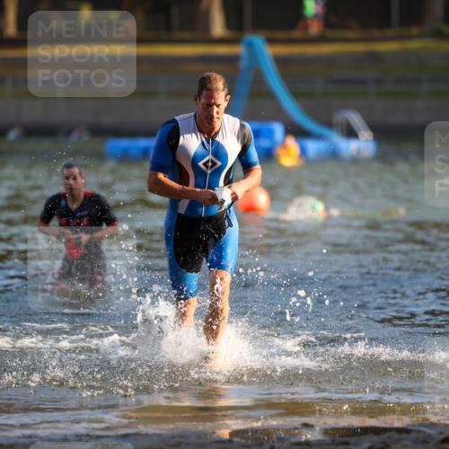 08.09.2024 - Stadtparktriathlon Michael Strokosch http://msf.ph/oto/7018136 08.09.2024 08:58:09 Schwimmen 102, 158 meine-sportfotos.de