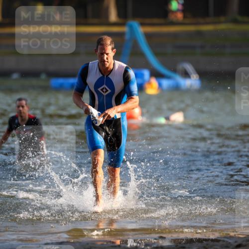 08.09.2024 - Stadtparktriathlon Michael Strokosch http://msf.ph/oto/7018144 08.09.2024 08:58:09 Schwimmen 102, 158 meine-sportfotos.de