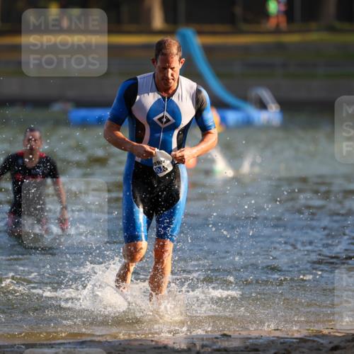 08.09.2024 - Stadtparktriathlon Michael Strokosch http://msf.ph/oto/7018168 08.09.2024 08:58:10 Schwimmen 102, 158 meine-sportfotos.de