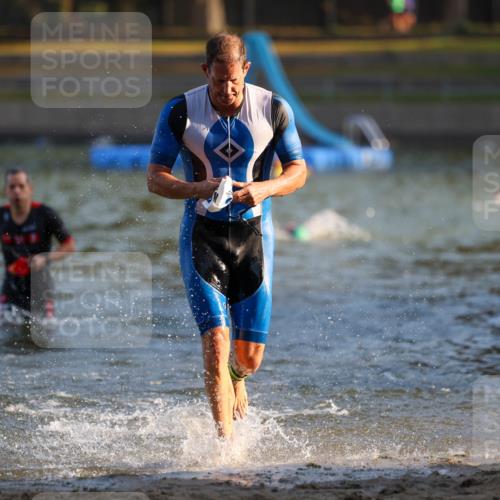 08.09.2024 - Stadtparktriathlon Michael Strokosch http://msf.ph/oto/7018178 08.09.2024 08:58:10 Schwimmen 102, 158 meine-sportfotos.de