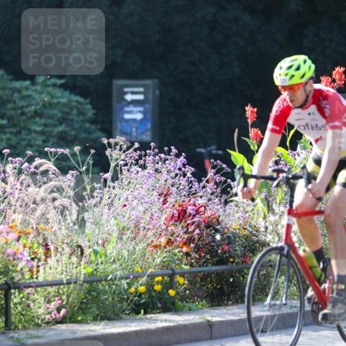 08.09.2024 - Stadtparktriathlon Zöllner http://msf.ph/oto/7018196 08.09.2024 10:01:03 Radfahren 213, 221, 225 meine-sportfotos.de
