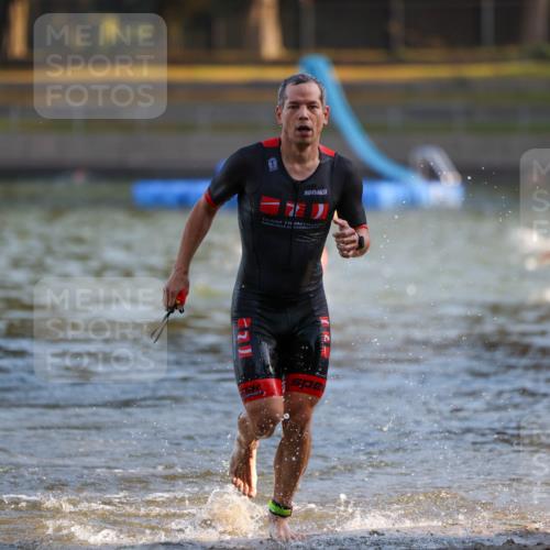 08.09.2024 - Stadtparktriathlon Michael Strokosch http://msf.ph/oto/7018300 08.09.2024 08:58:15 Schwimmen 158 meine-sportfotos.de