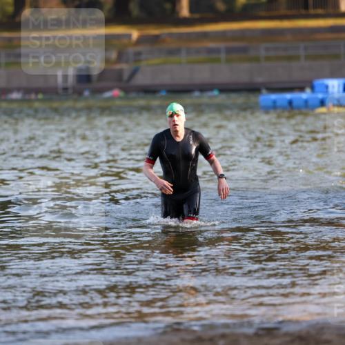08.09.2024 - Stadtparktriathlon Michael Strokosch http://msf.ph/oto/7018322 08.09.2024 08:58:29 Schwimmen 90, 91, 105, 108, 123, 125 meine-sportfotos.de
