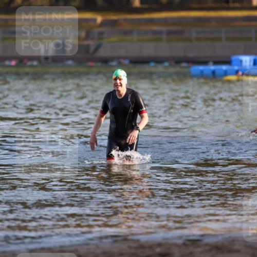08.09.2024 - Stadtparktriathlon Michael Strokosch http://msf.ph/oto/7018339 08.09.2024 08:58:29 Schwimmen 90, 91, 105, 108, 123, 125 meine-sportfotos.de