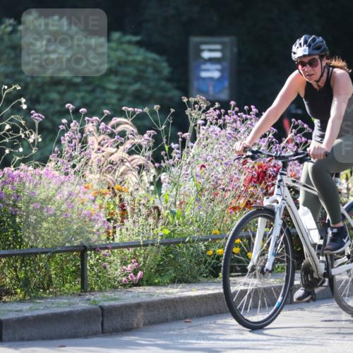 08.09.2024 - Stadtparktriathlon Zöllner http://msf.ph/oto/7018461 08.09.2024 10:02:01 Radfahren 190, 196 meine-sportfotos.de