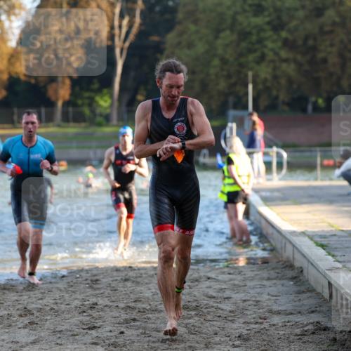 08.09.2024 - Stadtparktriathlon Michael Strokosch http://msf.ph/oto/7018709 08.09.2024 08:58:50 Schwimmen 93, 98, 110, 115, 127 meine-sportfotos.de
