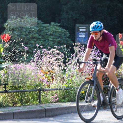 08.09.2024 - Stadtparktriathlon Zöllner http://msf.ph/oto/7018714 08.09.2024 10:07:05 Radfahren 215, 216, 256, 261, 262 meine-sportfotos.de