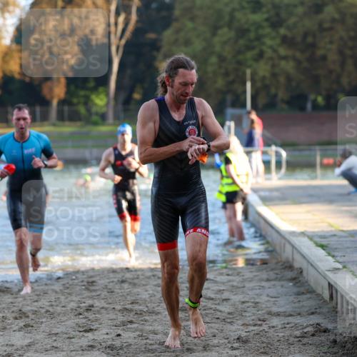 08.09.2024 - Stadtparktriathlon Michael Strokosch http://msf.ph/oto/7018718 08.09.2024 08:58:51 Schwimmen 98, 110, 115, 127 meine-sportfotos.de