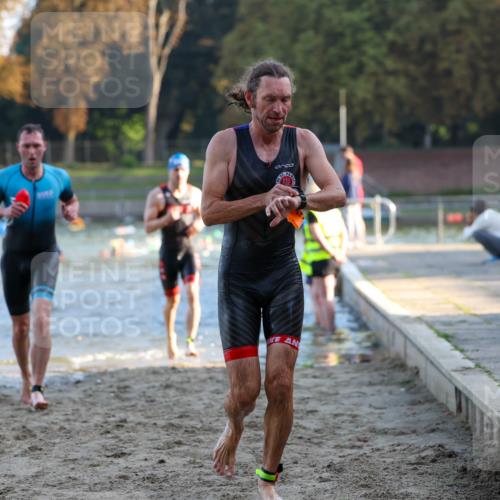 08.09.2024 - Stadtparktriathlon Michael Strokosch http://msf.ph/oto/7018729 08.09.2024 08:58:51 Schwimmen 98, 110, 115, 127 meine-sportfotos.de