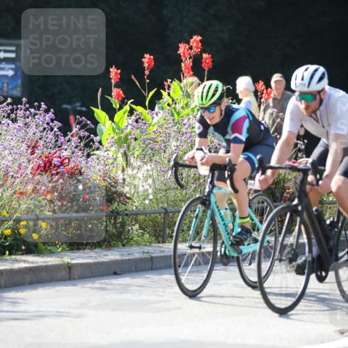 08.09.2024 - Stadtparktriathlon Zöllner http://msf.ph/oto/7018741 08.09.2024 10:07:08 Radfahren 215, 216, 230, 261, 262 meine-sportfotos.de