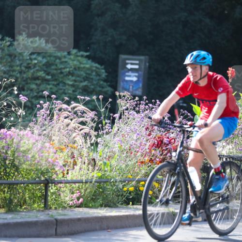 08.09.2024 - Stadtparktriathlon Zöllner http://msf.ph/oto/7018754 08.09.2024 10:07:11 Radfahren 215, 230, 261 meine-sportfotos.de