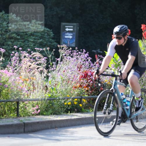 08.09.2024 - Stadtparktriathlon Zöllner http://msf.ph/oto/7018767 08.09.2024 10:07:13 Radfahren 215, 221, 230, 261 meine-sportfotos.de