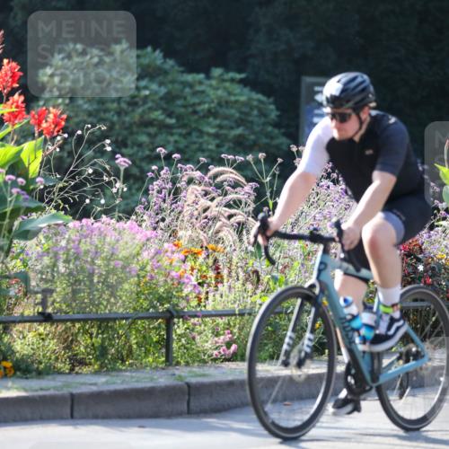 08.09.2024 - Stadtparktriathlon Zöllner http://msf.ph/oto/7018777 08.09.2024 10:07:13 Radfahren 215, 221, 230, 261 meine-sportfotos.de