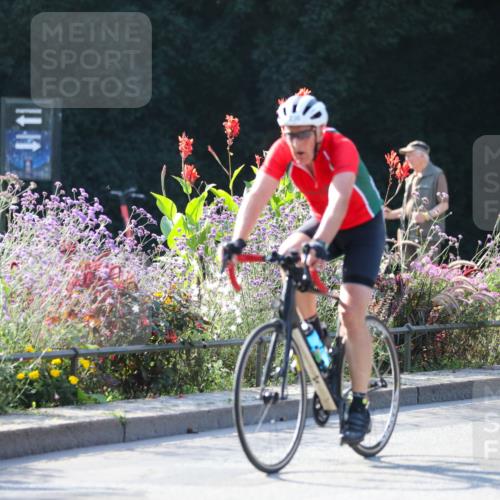 08.09.2024 - Stadtparktriathlon Zöllner http://msf.ph/oto/7018782 08.09.2024 10:07:19 Radfahren 221, 230 meine-sportfotos.de