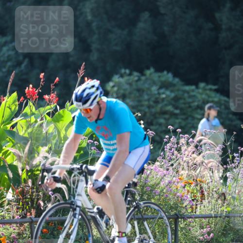08.09.2024 - Stadtparktriathlon Zöllner http://msf.ph/oto/7018844 08.09.2024 10:07:45 Radfahren 204, 235, 243 meine-sportfotos.de