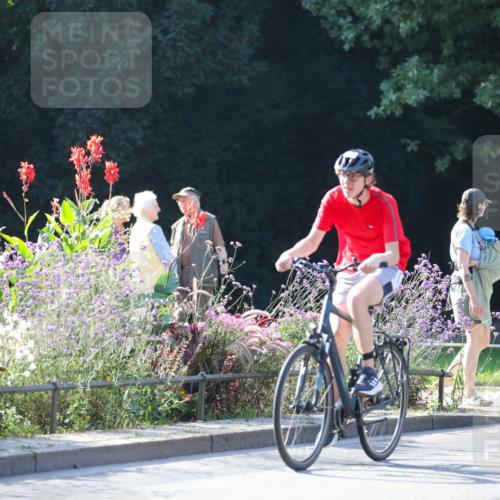 08.09.2024 - Stadtparktriathlon Zöllner http://msf.ph/oto/7018858 08.09.2024 10:07:54 Radfahren 233, 235 meine-sportfotos.de
