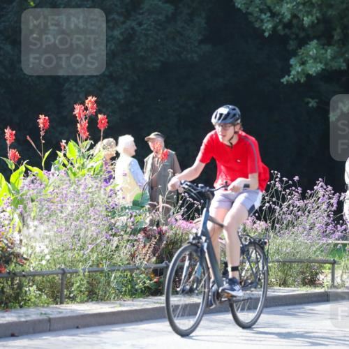 08.09.2024 - Stadtparktriathlon Zöllner http://msf.ph/oto/7018868 08.09.2024 10:07:54 Radfahren 233, 235 meine-sportfotos.de
