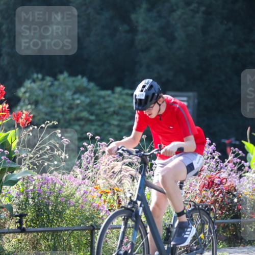 08.09.2024 - Stadtparktriathlon Zöllner http://msf.ph/oto/7018886 08.09.2024 10:07:54 Radfahren 233, 235 meine-sportfotos.de