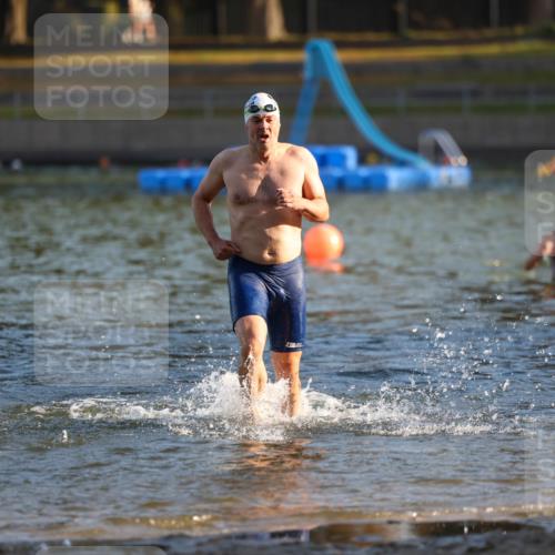 08.09.2024 - Stadtparktriathlon Michael Strokosch http://msf.ph/oto/7018895 08.09.2024 08:59:01 Schwimmen 104, 115 meine-sportfotos.de