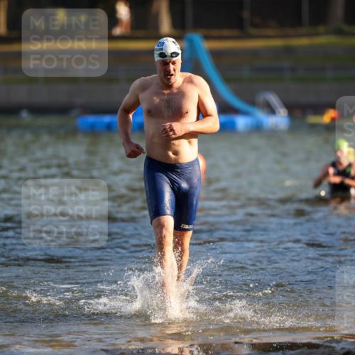 08.09.2024 - Stadtparktriathlon Michael Strokosch http://msf.ph/oto/7018921 08.09.2024 08:59:02 Schwimmen 104, 115 meine-sportfotos.de
