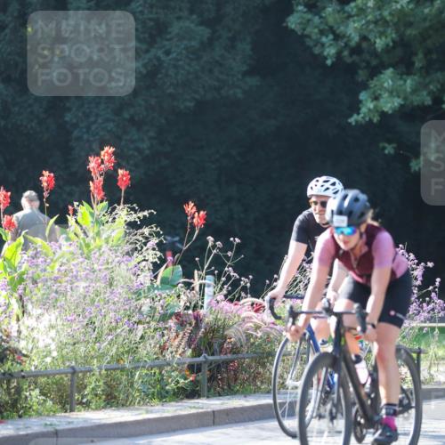 08.09.2024 - Stadtparktriathlon Zöllner http://msf.ph/oto/7018954 08.09.2024 10:08:37 Radfahren 192, 205, 225, 228, 229, 237, 238, 244, 255 meine-sportfotos.de