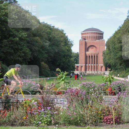 08.09.2024 - Stadtparktriathlon Zöllner http://msf.ph/oto/7018973 08.09.2024 12:07:05 Radfahren 572, 676, 679, 845 meine-sportfotos.de