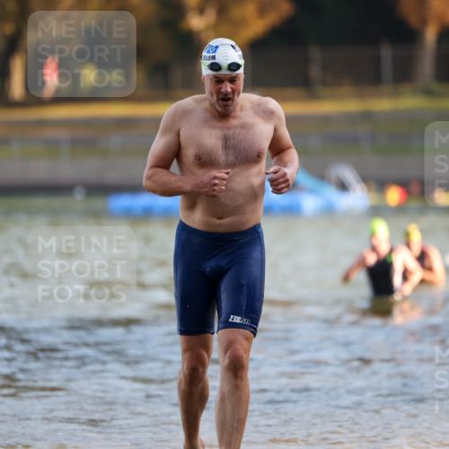 08.09.2024 - Stadtparktriathlon Michael Strokosch http://msf.ph/oto/7018976 08.09.2024 08:59:04 Schwimmen 94, 104 meine-sportfotos.de