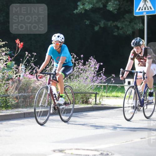 08.09.2024 - Stadtparktriathlon Zöllner http://msf.ph/oto/7019016 08.09.2024 10:08:48 Radfahren 192, 194, 195, 220, 237, 244 meine-sportfotos.de