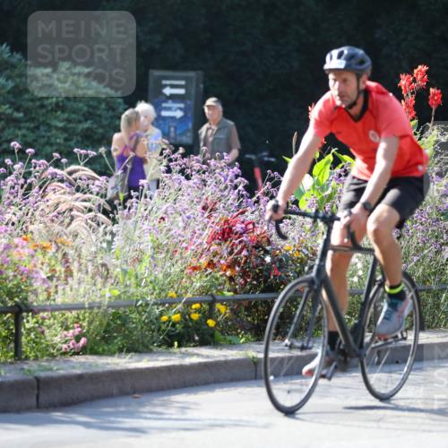 08.09.2024 - Stadtparktriathlon Zöllner http://msf.ph/oto/7019020 08.09.2024 10:08:50 Radfahren 194, 195, 220, 237, 244 meine-sportfotos.de