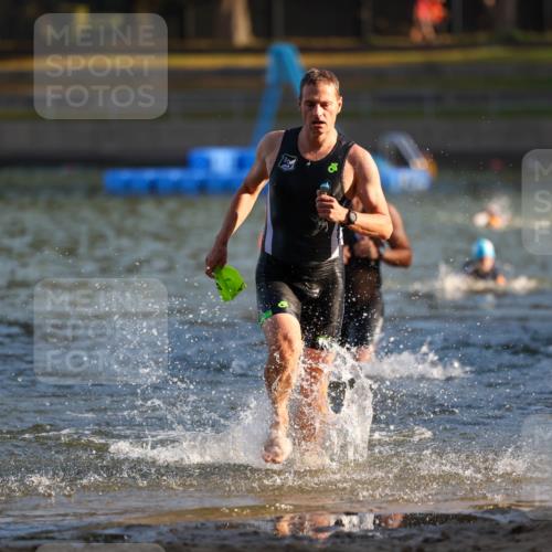 08.09.2024 - Stadtparktriathlon Michael Strokosch http://msf.ph/oto/7019046 08.09.2024 08:59:15 Schwimmen 94, 97, 109, 113, 117, 119 meine-sportfotos.de