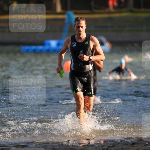 08.09.2024 - Stadtparktriathlon Michael Strokosch http://msf.ph/oto/7019052 08.09.2024 08:59:15 Schwimmen 94, 97, 109, 113, 117, 119 meine-sportfotos.de