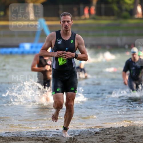 08.09.2024 - Stadtparktriathlon Michael Strokosch http://msf.ph/oto/7019063 08.09.2024 08:59:16 Schwimmen 94, 97, 109, 113, 117, 119, 128 meine-sportfotos.de